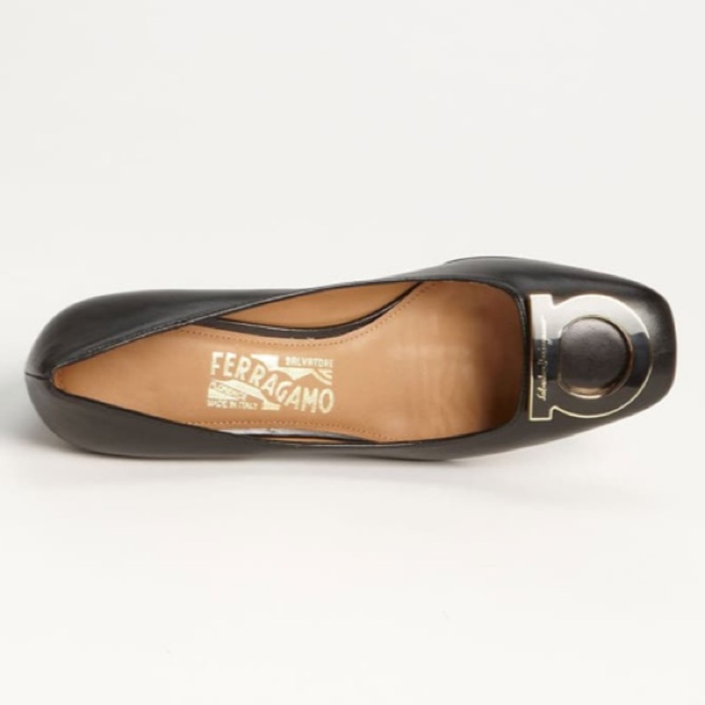 Salvatore Ferragamo Sanna Pump - Picture 2 of 6